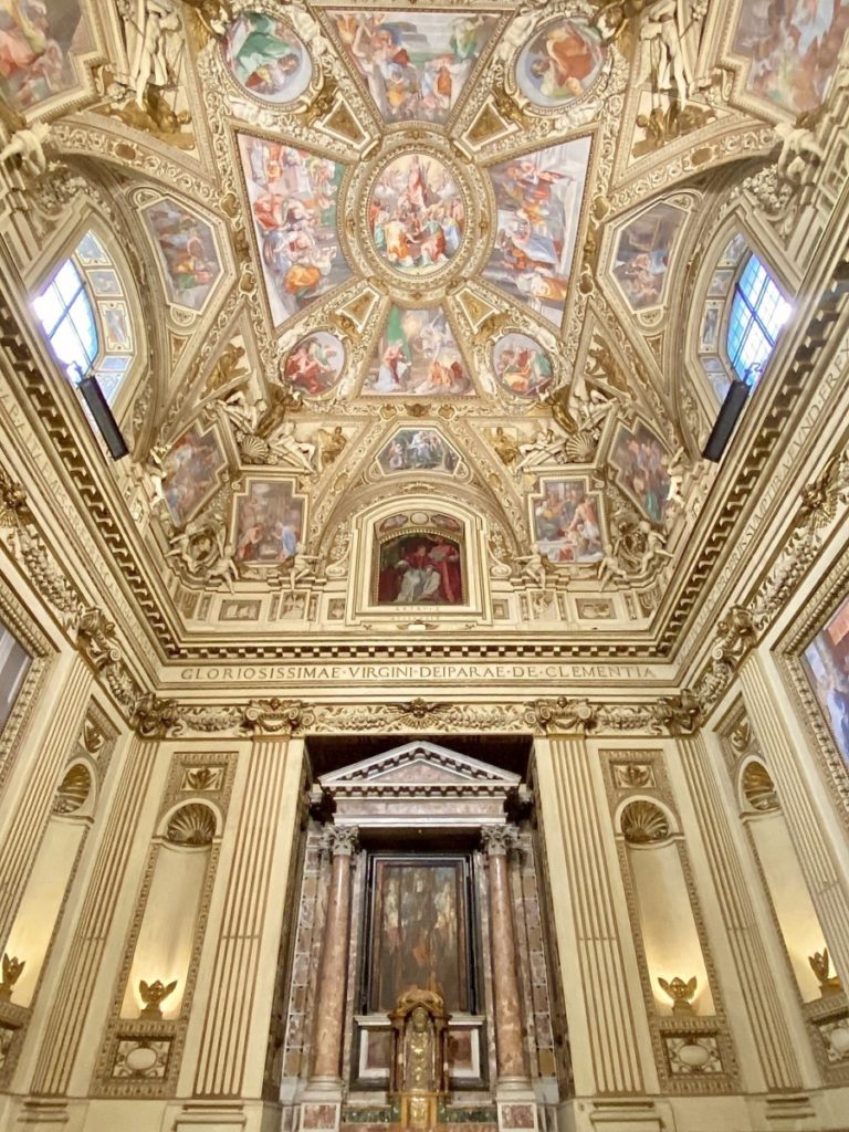 Базилика Санта Мария ин Трастевере Капелла Альтемпс – Икона Богородицы Милосердной