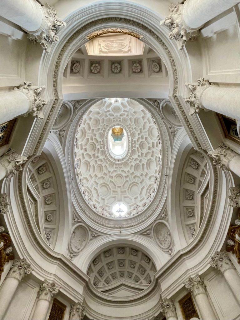 Борромини в Риме - церковь Сан-Карло алле Куатро Фонтане в Риме