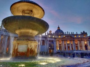 Экскурсии Ночной Рим - обязательно посетите вечером площадь Святого Петра в Ватикане.