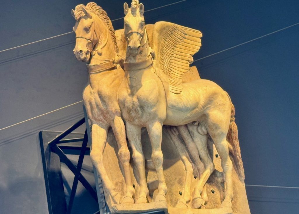 МУЗЕЙ ТАРКВИНИЯ - ШЕДЕВРЫ САМАЯ ИЗВЕСТНАЯ СКУЛЬПТУРА ЭТРУССКОЙ КОРОПЛАСТИКИ