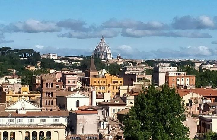 Обзорная экскурсия на машине в Риме. Вид с Апельсинового Сада на РИМ