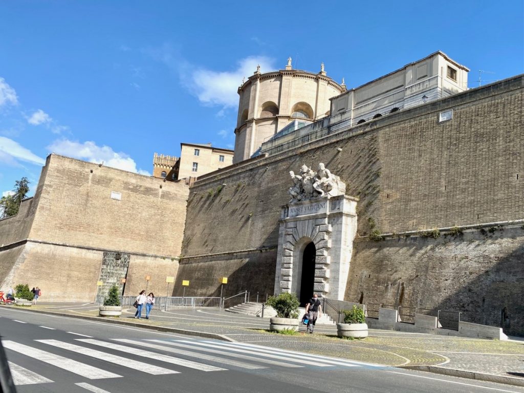 Вход в музеи Ватикана и Сикстинскую капеллу