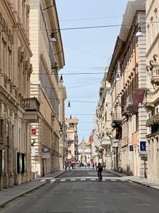 Все магазины виа дель Корсо - торговая улица в Риме